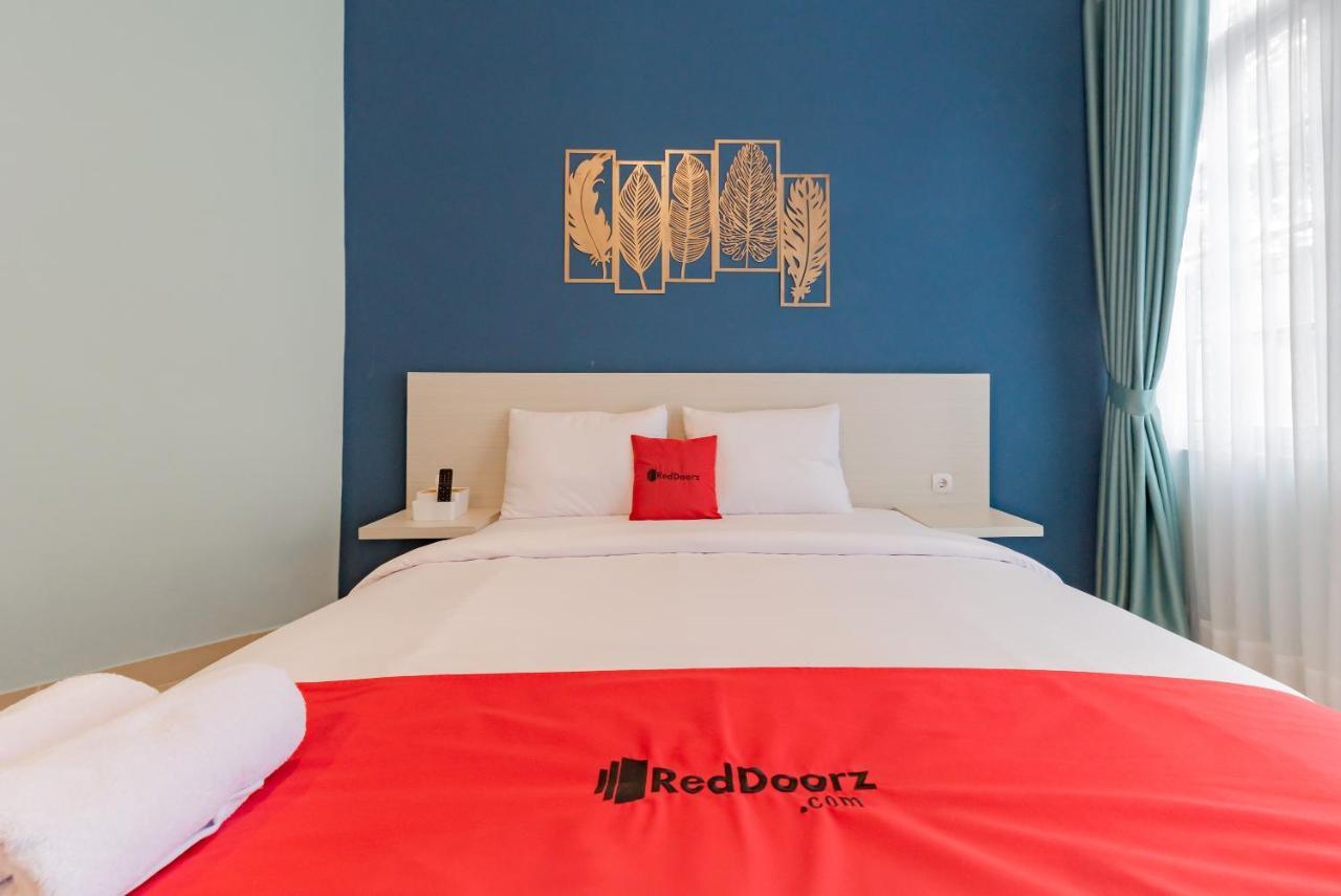 Reddoorz Plus Near Surapati Core Bandung Buitenkant foto