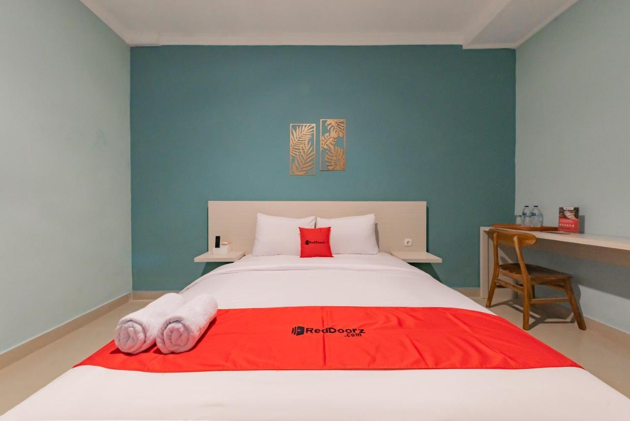Reddoorz Plus Near Surapati Core Bandung Buitenkant foto