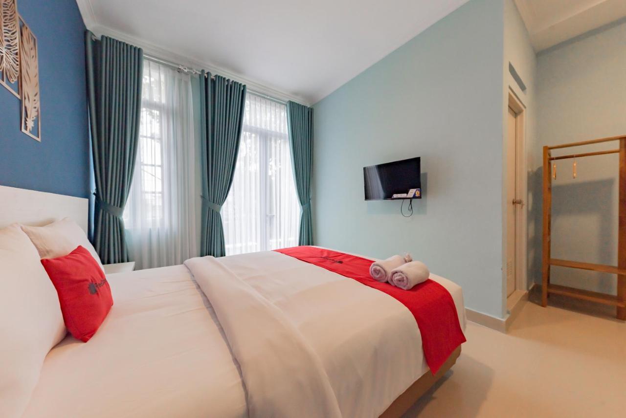 Reddoorz Plus Near Surapati Core Bandung Buitenkant foto