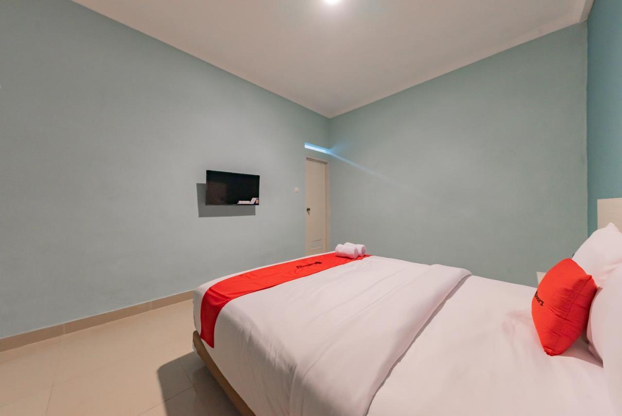 Reddoorz Plus Near Surapati Core Bandung Buitenkant foto