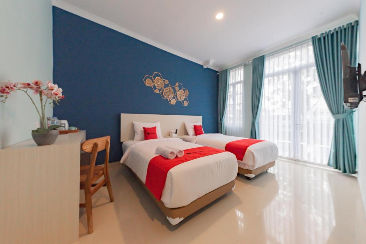 Reddoorz Plus Near Surapati Core Bandung Buitenkant foto