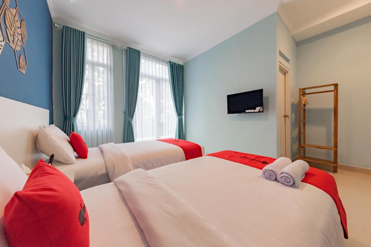 Reddoorz Plus Near Surapati Core Bandung Buitenkant foto