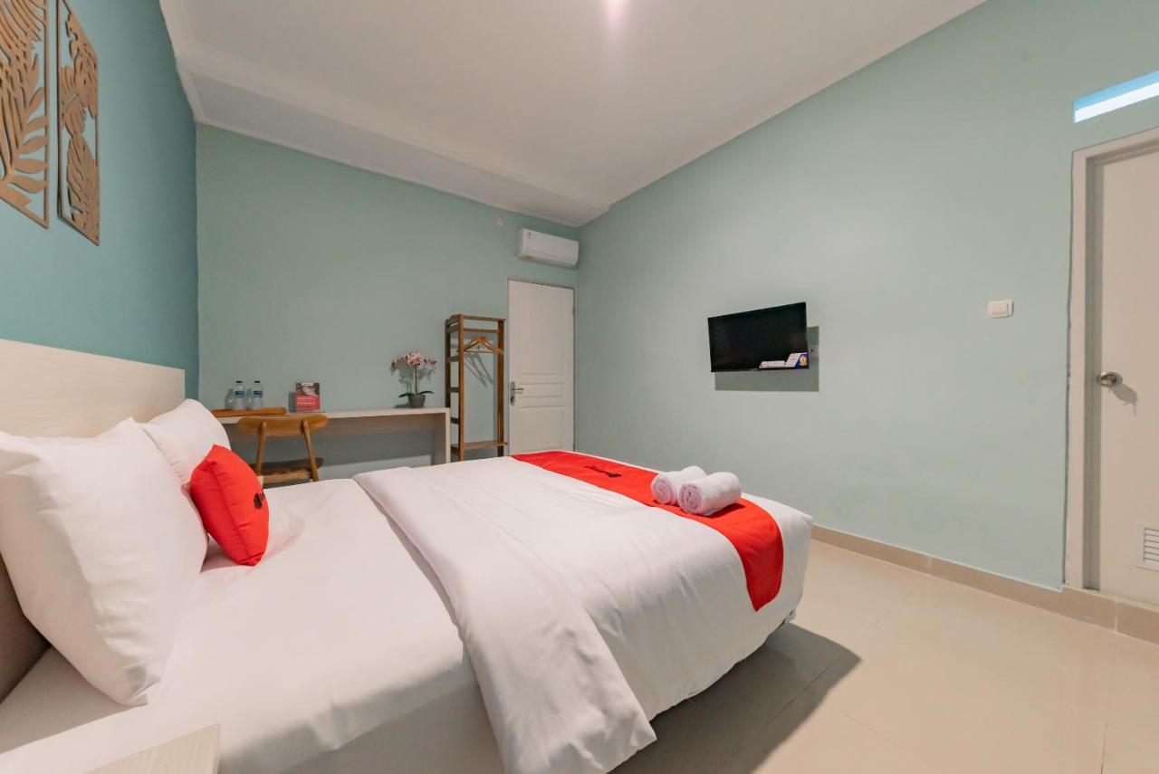 Reddoorz Plus Near Surapati Core Bandung Buitenkant foto